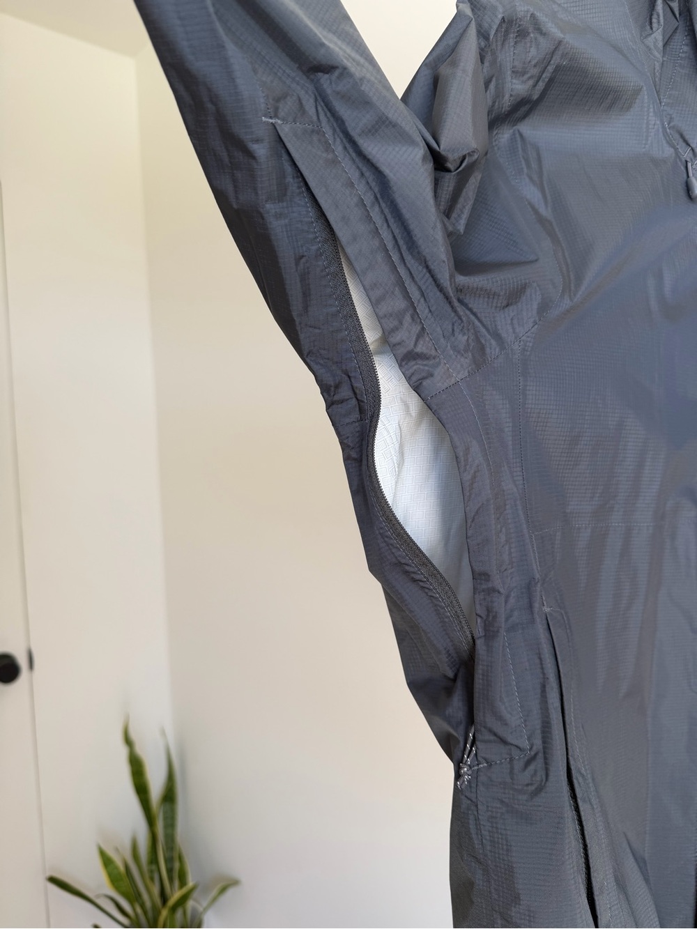 Patagonia Torrentshell 2.5L H2No Rain Jacket - Picture 10 of 16